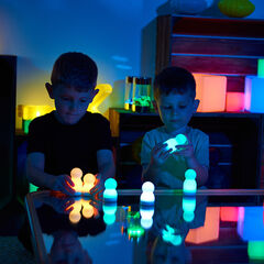 TTS Glow People 6 pk with Docking Station