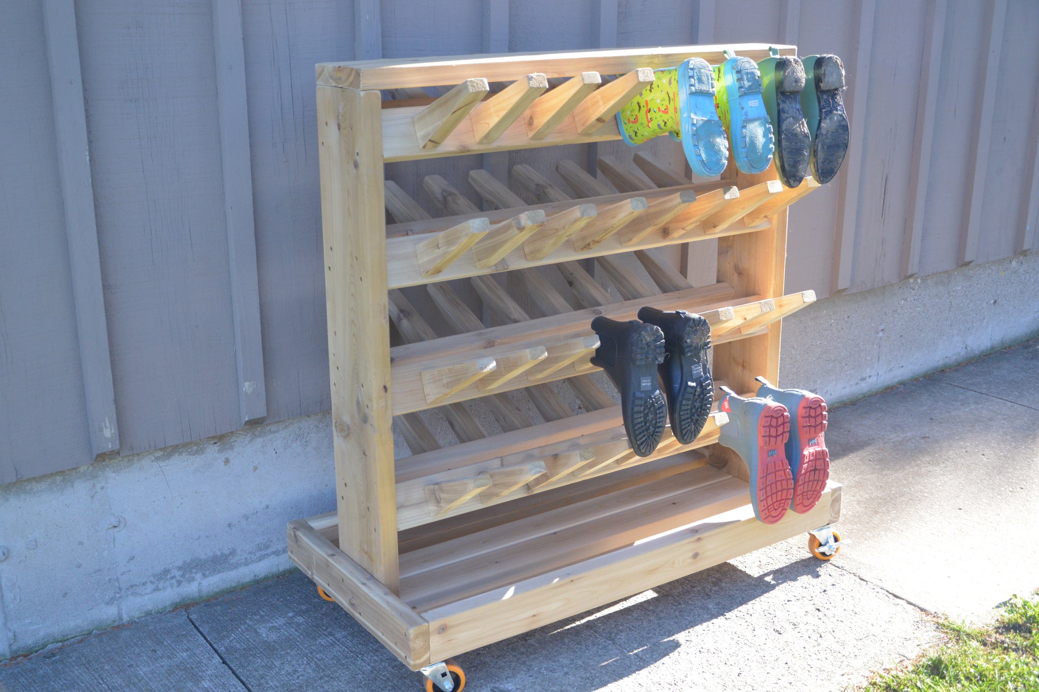 Wellie Boot Rack Made from North American Cedar – ONP-International